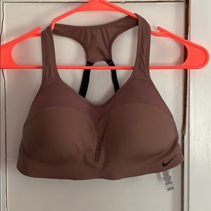 NWT NEVER WORN Nike sports Bra